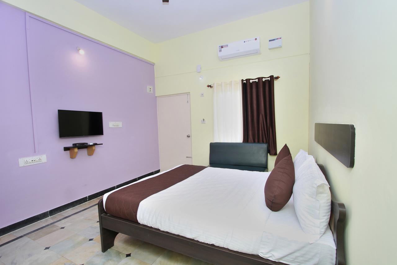 Oyo 9060 Sri Sai Guest Inn บังกาลอร์ ภายนอก รูปภาพ