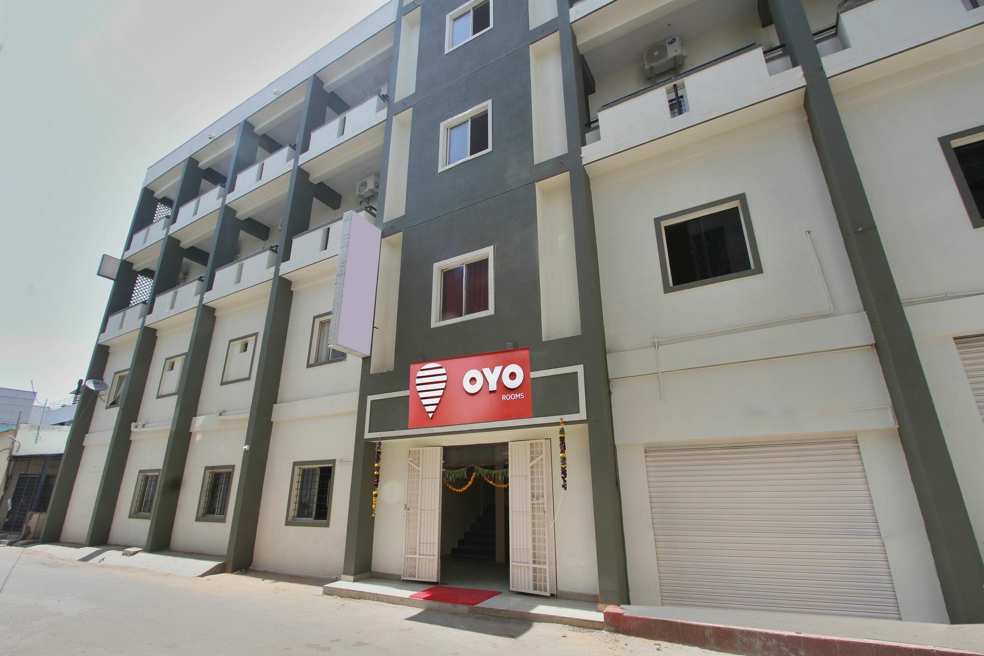 Oyo 9060 Sri Sai Guest Inn บังกาลอร์ ภายนอก รูปภาพ